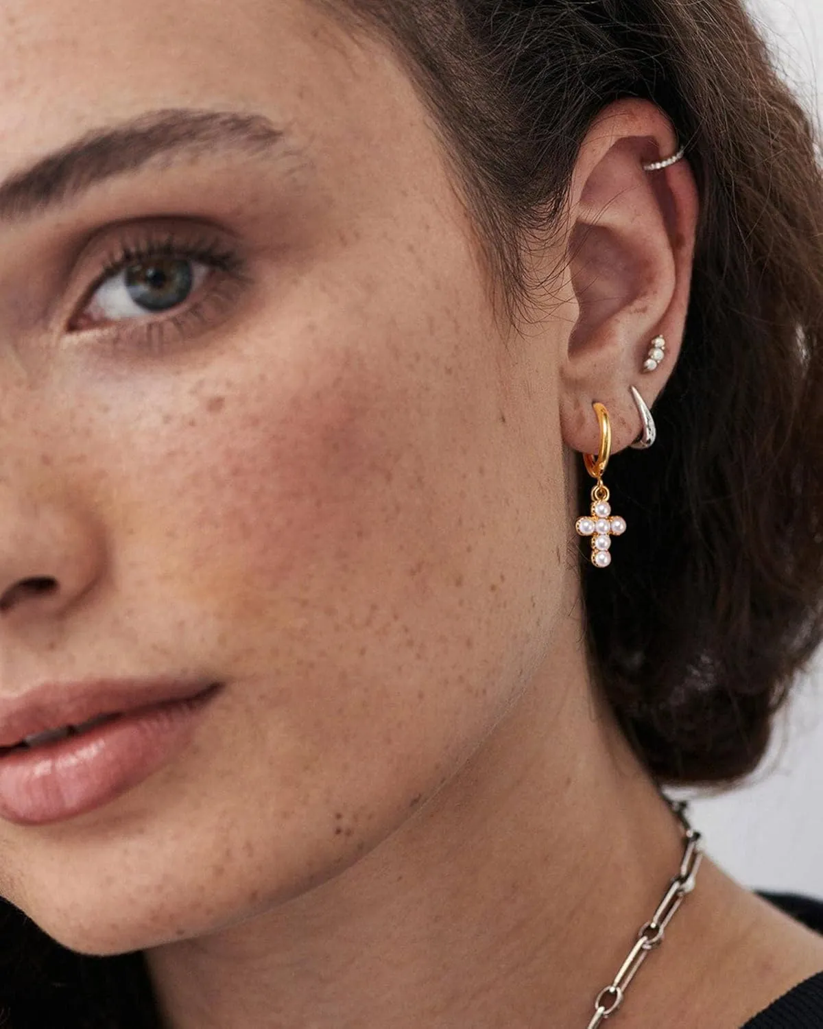 PANSTAR Cross Pearl Earrings for Women - Small Gold Studs, Elegant and Hypoallergenic - Gifts for Women